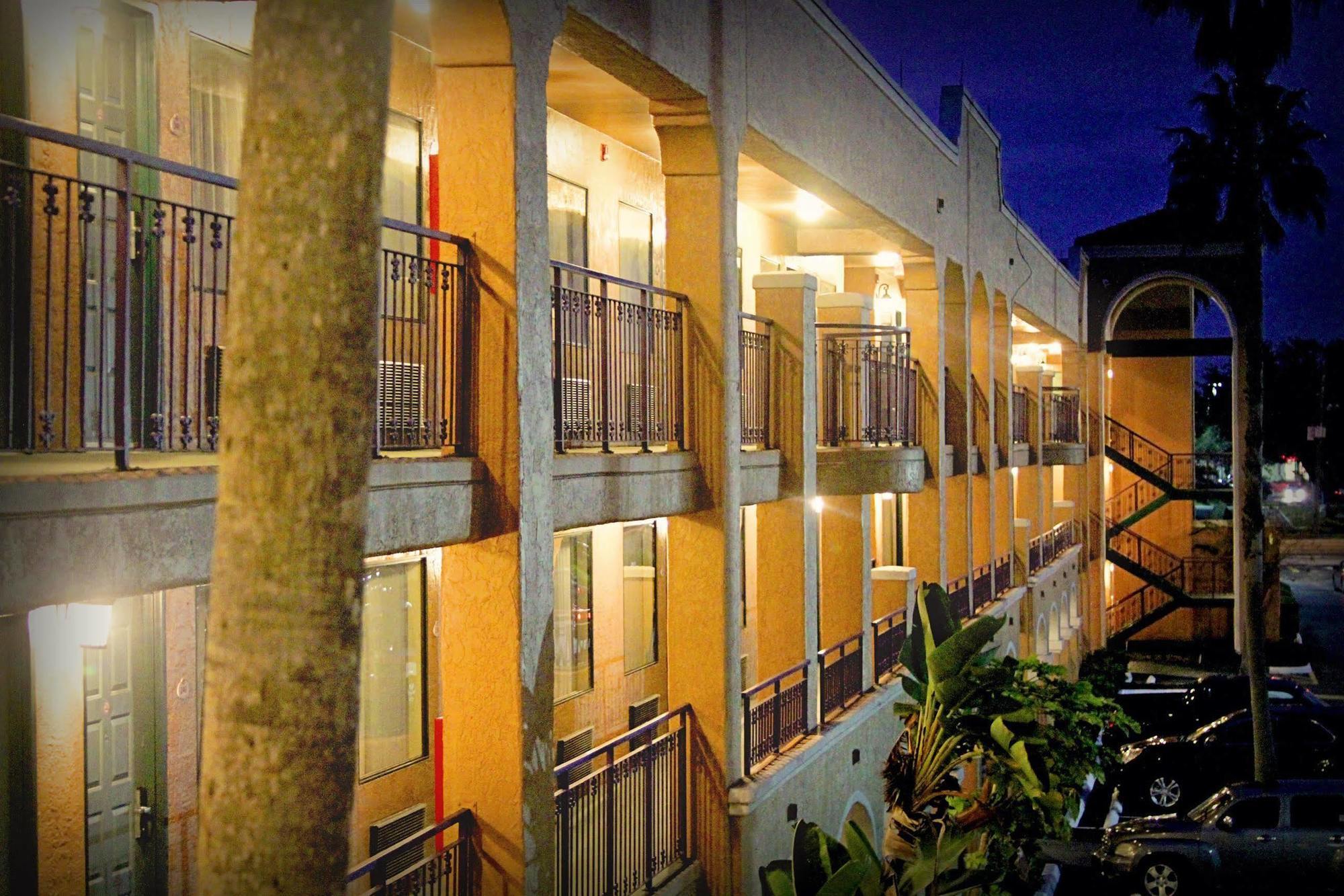 Ramada By Wyndham Kissimmee Downtown Hotel Eksteriør billede